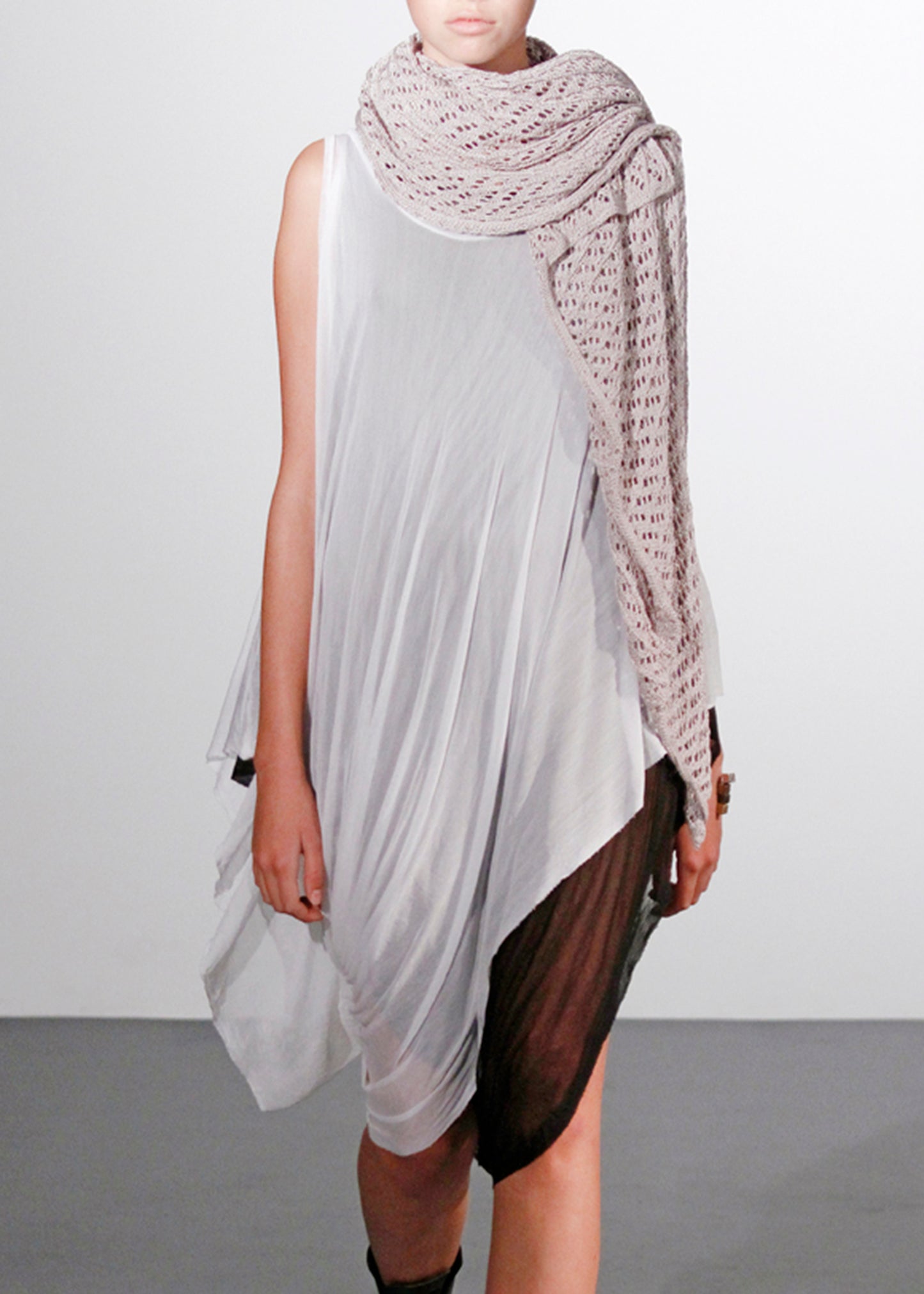 ARCHIVE 40028 - cloud tank ivory