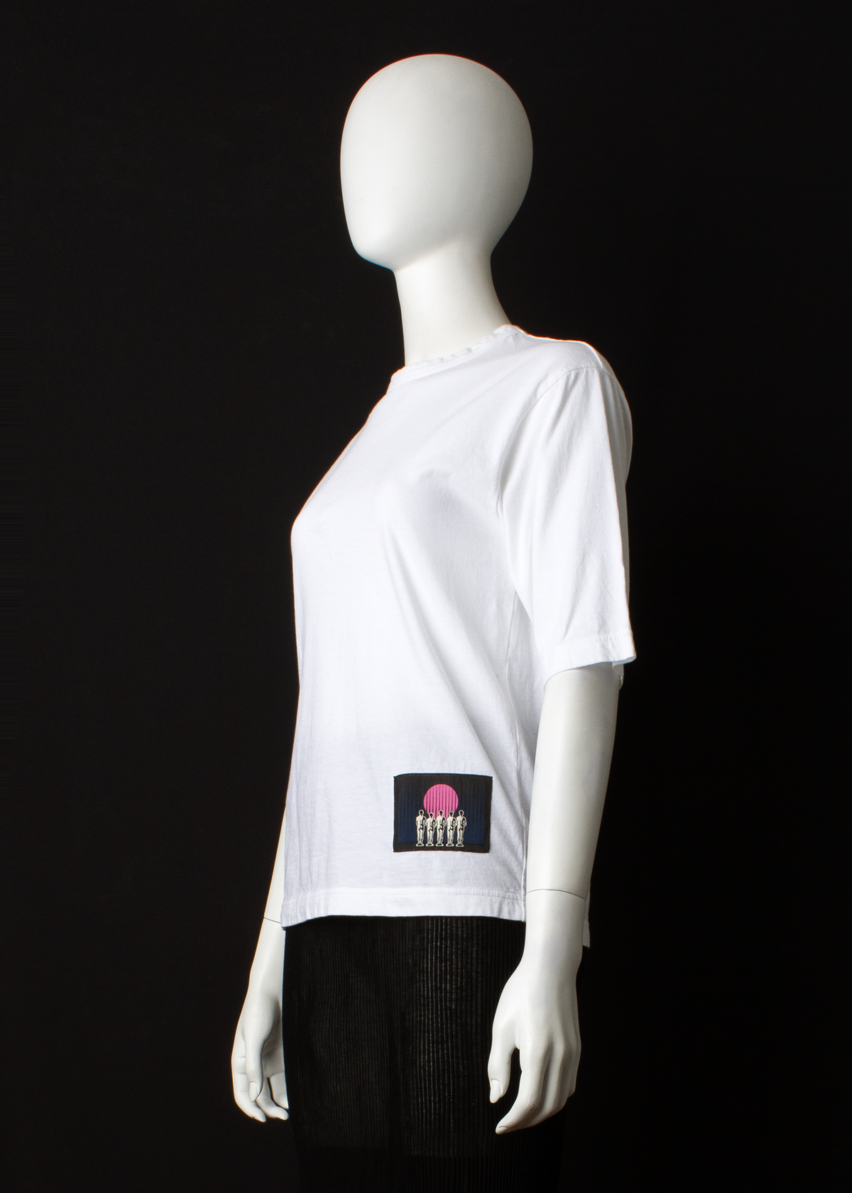 ARCHIVE 30118 - white tshirt with patch