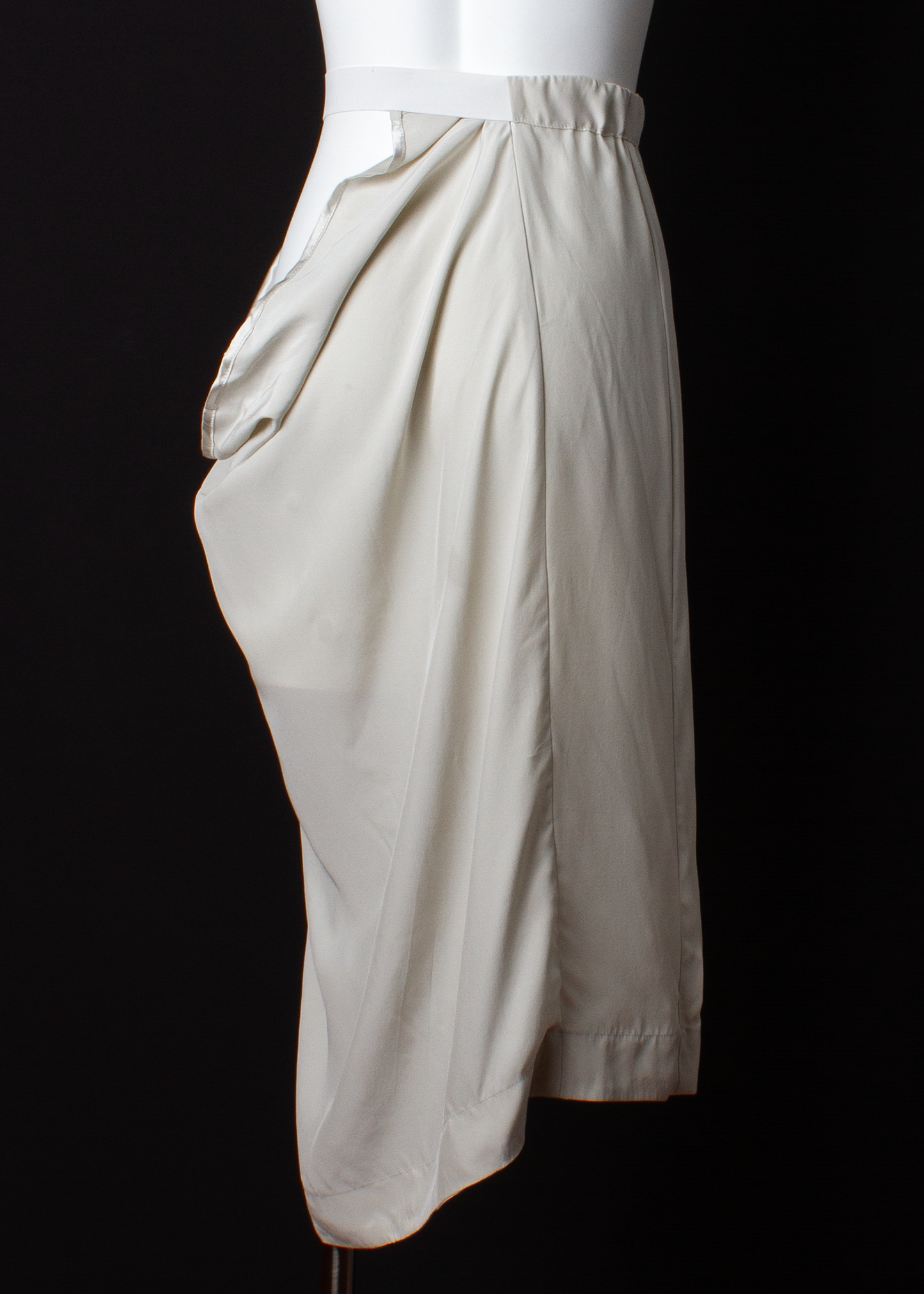 ARCHIVE 50037 - fleet skirt smoke