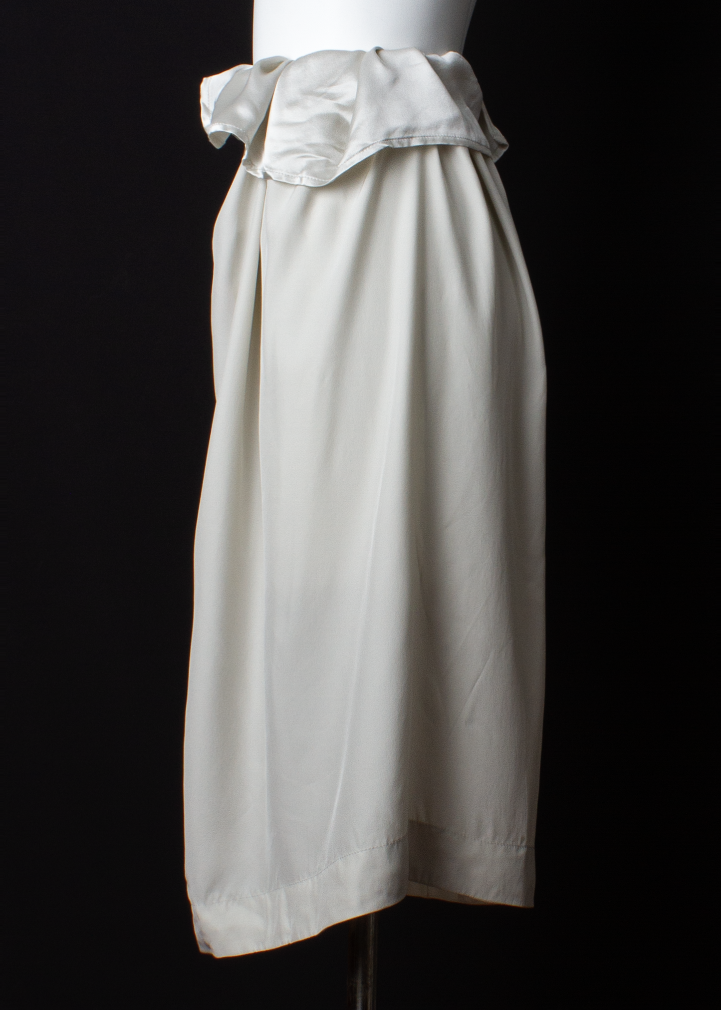 ARCHIVE 50037 - fleet skirt smoke