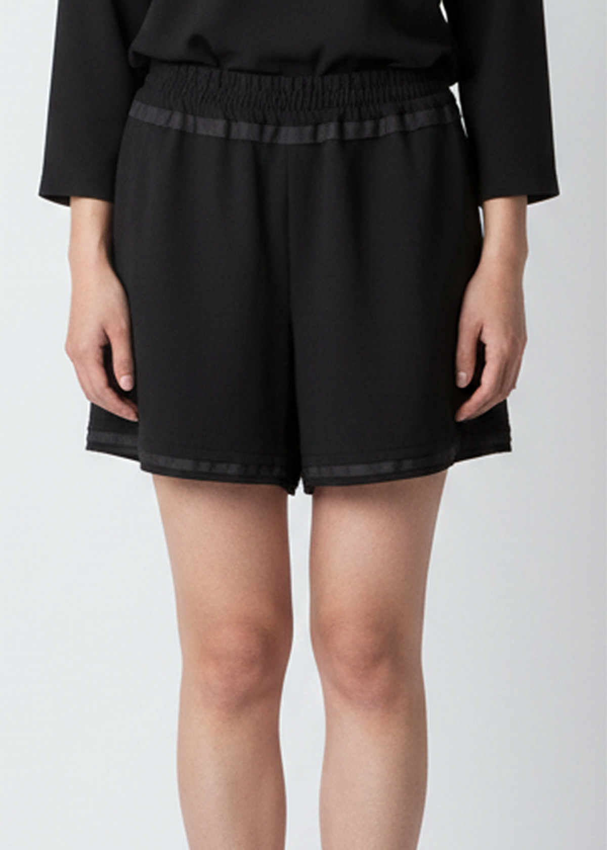 ARCHIVE 30174 - black shorts