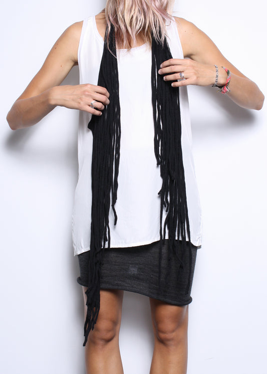 ARCHIVE 40081 - fringe scarf black